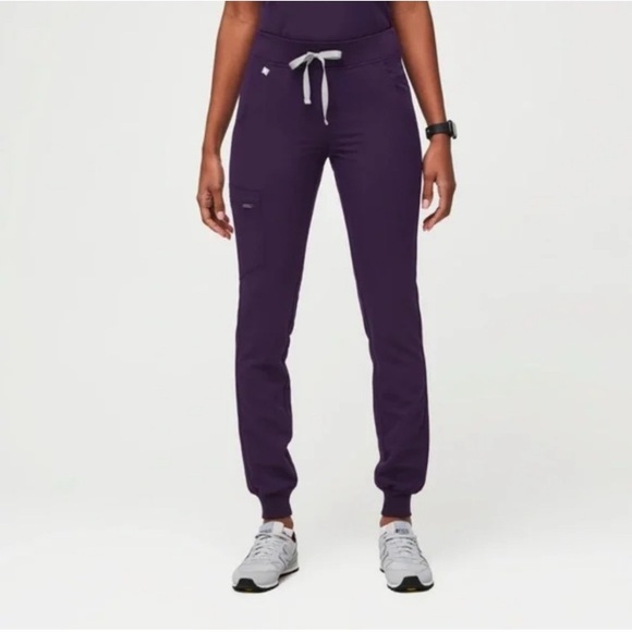 Figs Zamora Jogger Scrub Pants Bottoms Joggers Purple Jam Medium Petite - Picture 8 of 8